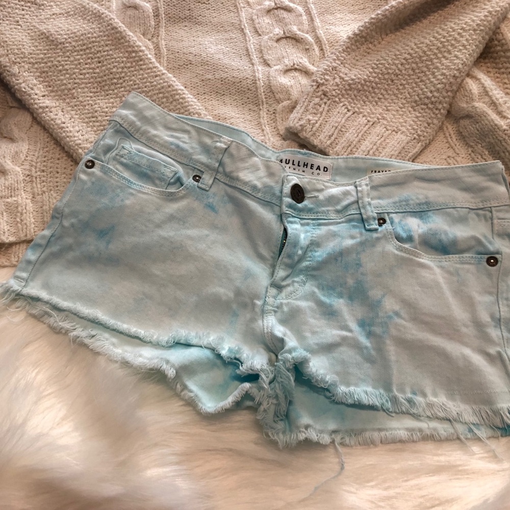 Bullhead blue denim frayed distressed shorts